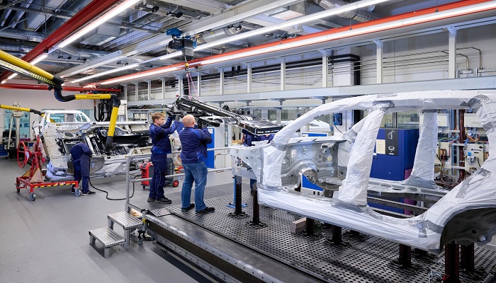 BMW Group begins production of small-series hydrogen-powered model